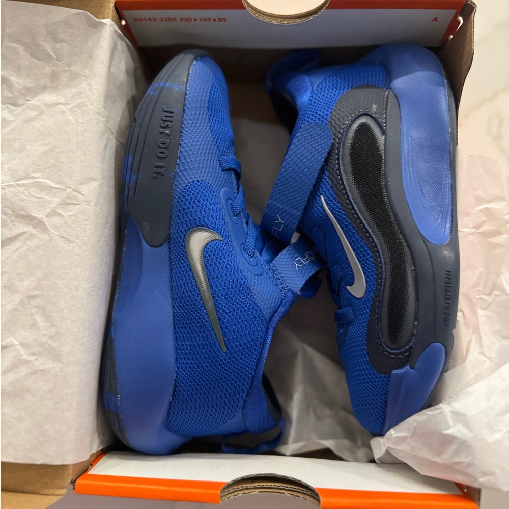 Nike ISOFLY